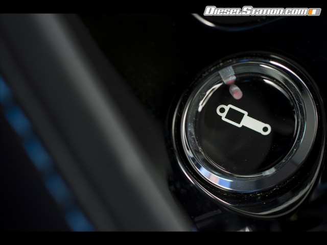 Aston Martin V12 Vantage S 2014 Picture #205 Aston Martin V12 Vantage S 2014 Picture #205